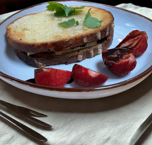 BRIE MINE TOASTIE