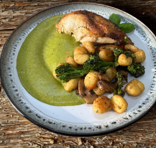 CHICKEN & GARLIC GNOCCHI