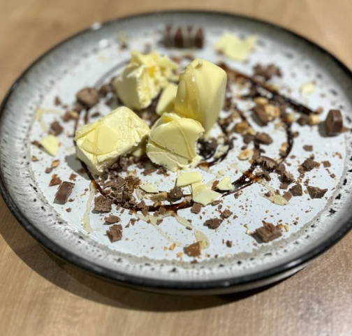 VANILLA, CARDAMOM & ORANGE ICE CREAM